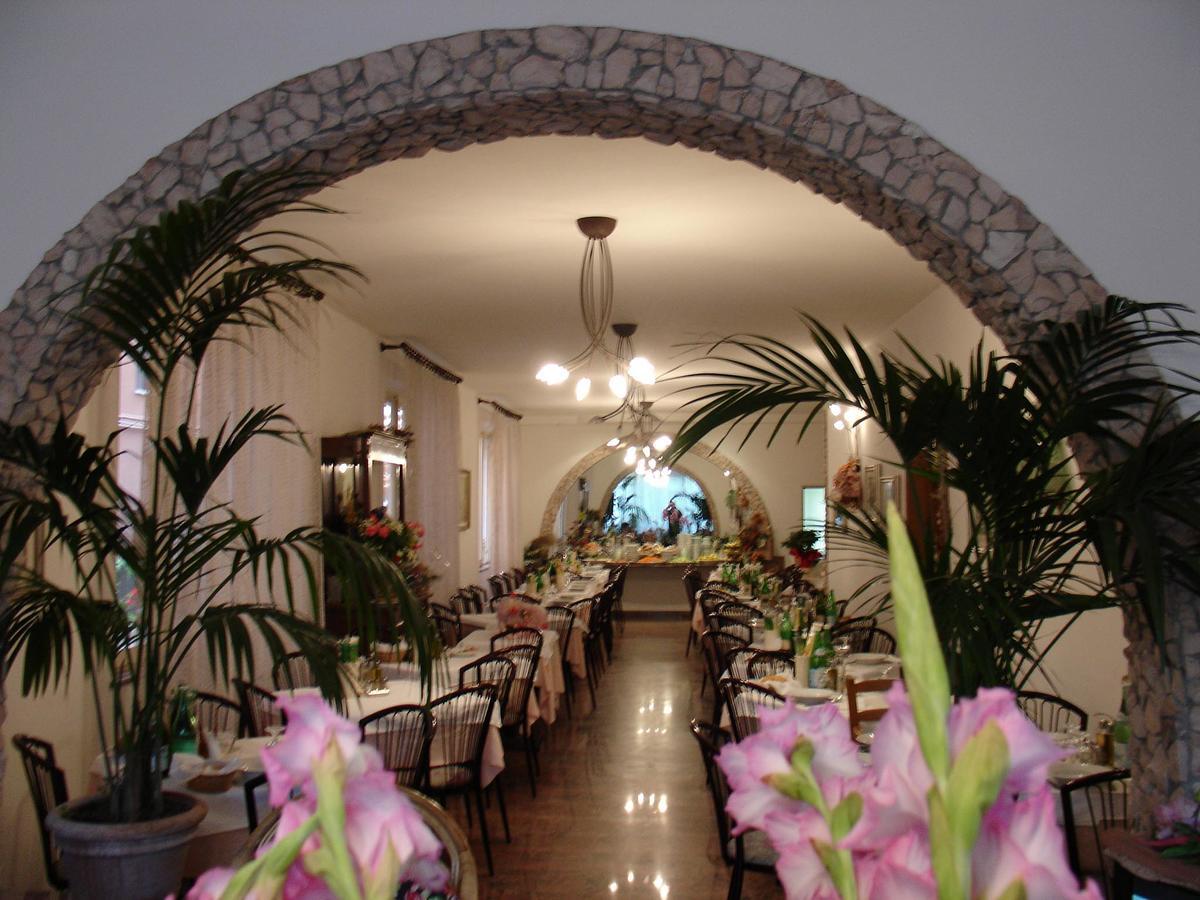 Hotel Pensione Ornella Cesena Bagian luar foto
